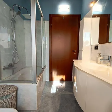 S&m - Splendida Mansarda In Legno - Monza Nova Milanese